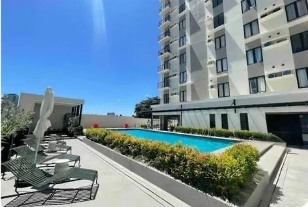 アパート Moon Penthouse セブ市