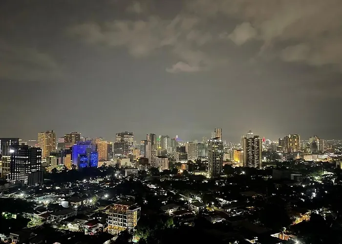 アパート Moon Penthouse セブ市